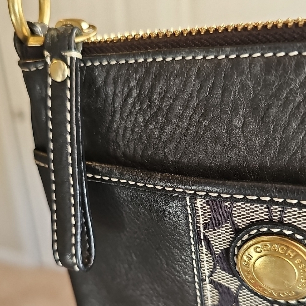 Coach Vintage 2006 Black Pebble Leather + Monogram Crossbody EUC - Picture 17 of 17